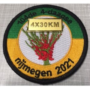 Nijmeegse vierdaagse embleem 2021 met 4x30kilometer erop